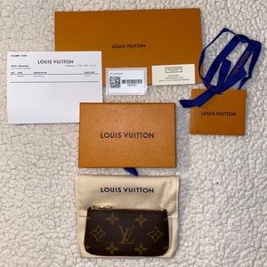 Louis Vuitton- Key Pouch Monogram